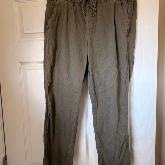 GAP Pants - GAP olive green pants Size Medium